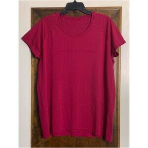 Lululemon Swiftly Tech Short Sleeve 2.0 - Magenta - Size 20 Excellent